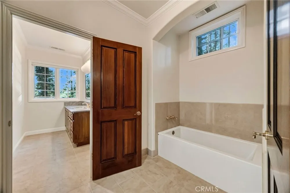 45 Lakevista Magalia, CA 95954