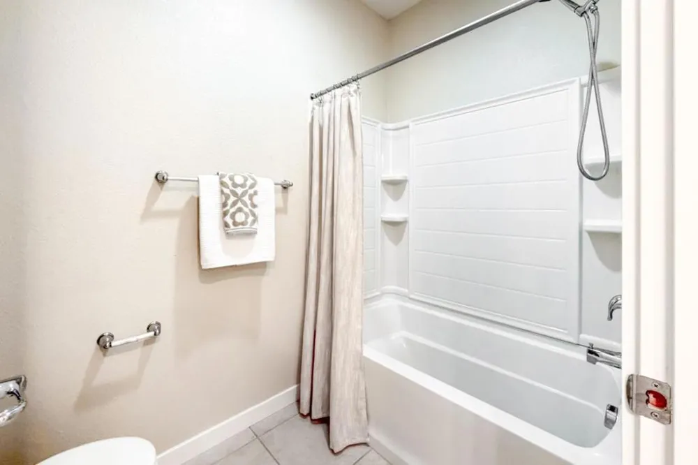 1260 Central Avenue Hollister, CA 95023