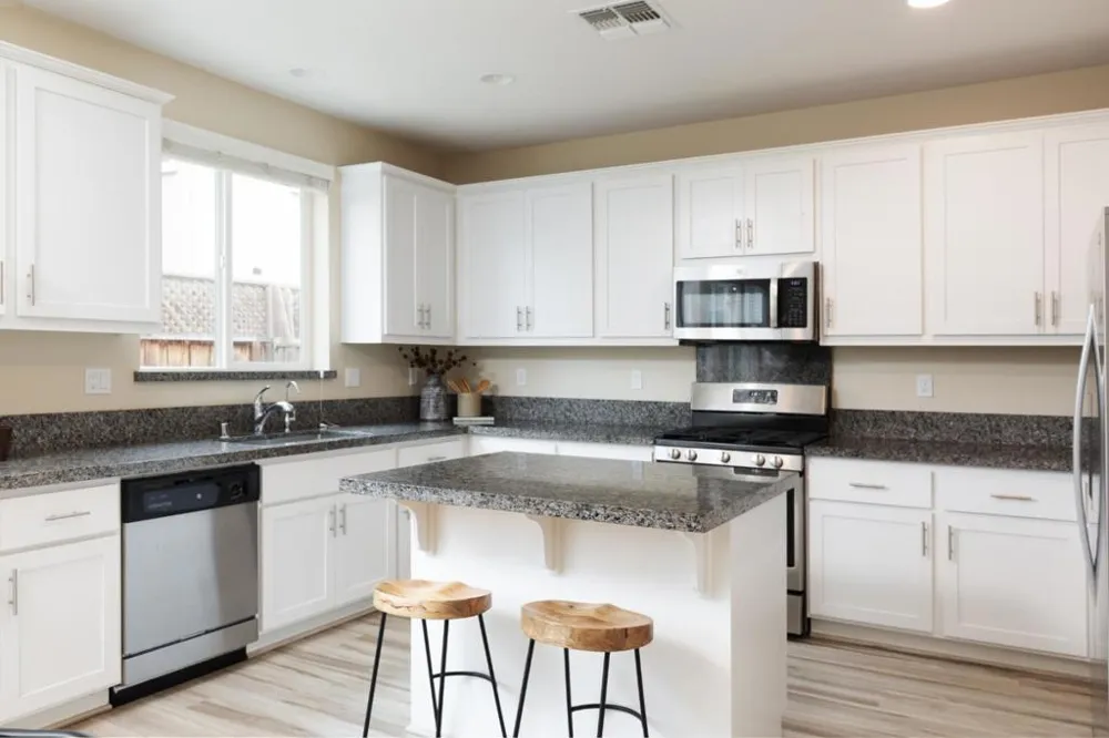 1260 Central Avenue Hollister, CA 95023