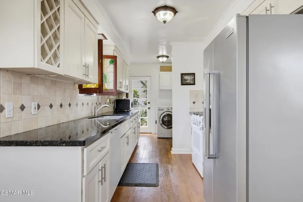 3935 Alla Road Los Angeles, CA 90066