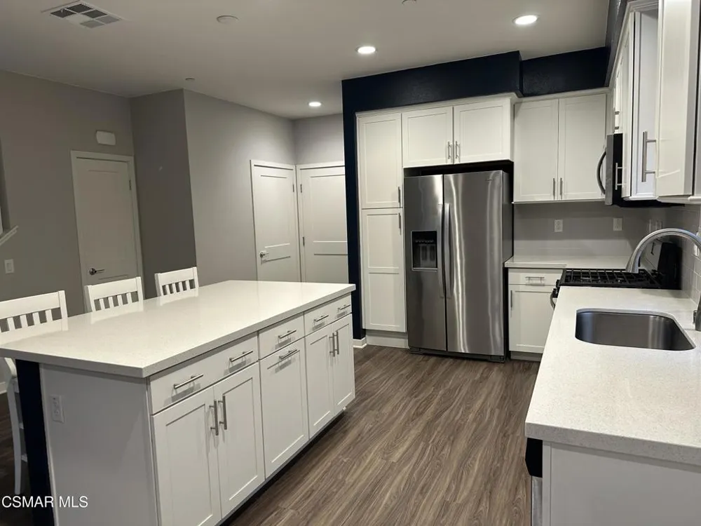 139 Farmhouse Drive #6 Simi Valley, CA 93065