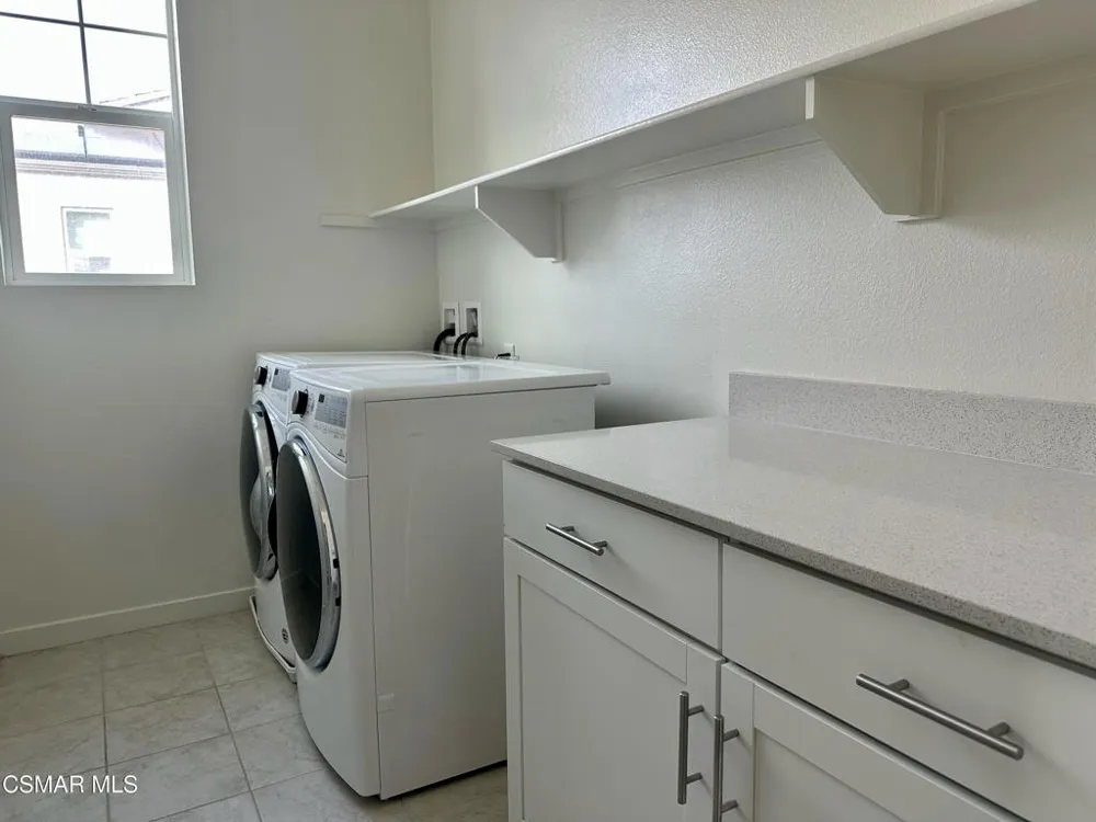 139 Farmhouse Drive #6 Simi Valley, CA 93065