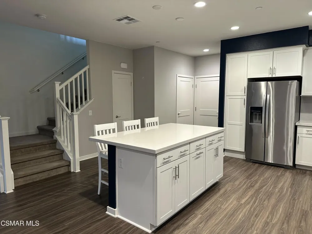 139 Farmhouse Drive #6 Simi Valley, CA 93065