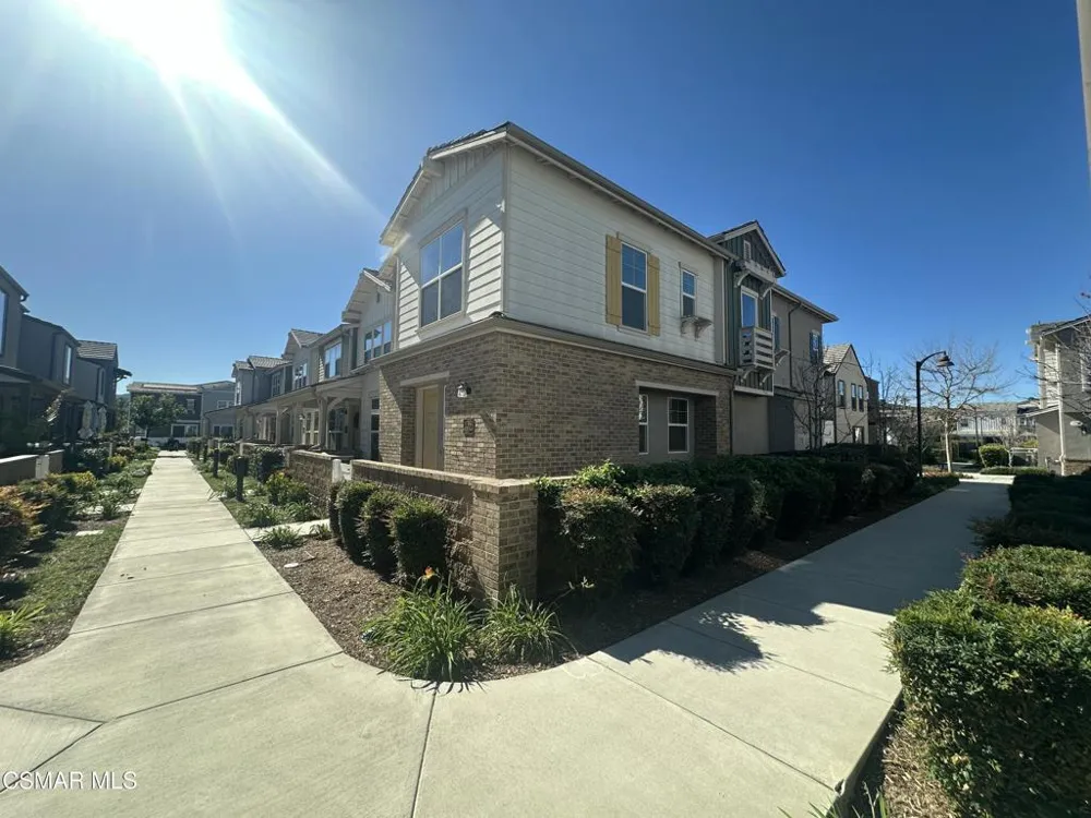 139 Farmhouse Drive #6 Simi Valley, CA 93065