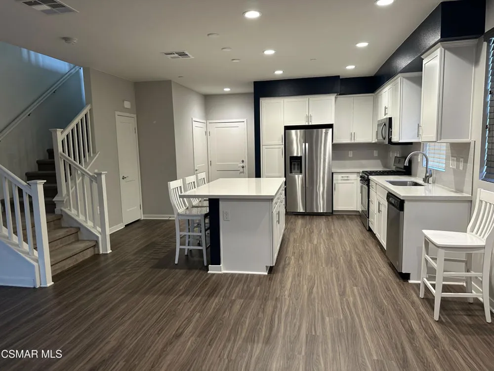 139 Farmhouse Drive #6 Simi Valley, CA 93065