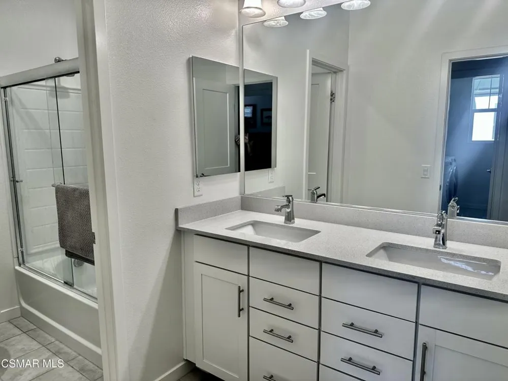 139 Farmhouse Drive #6 Simi Valley, CA 93065