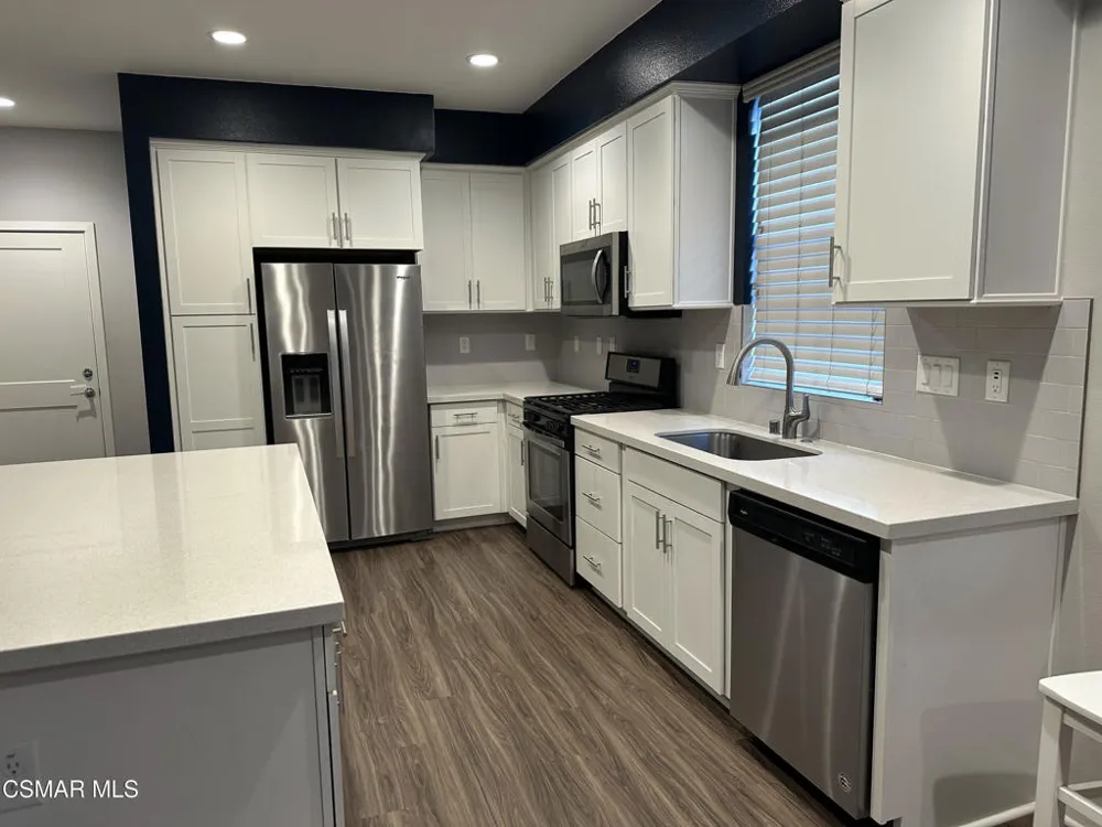 139 Farmhouse Drive #6 Simi Valley, CA 93065