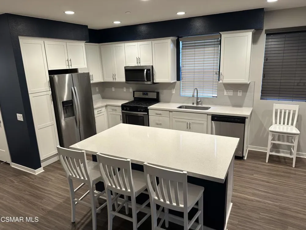139 Farmhouse Drive #6 Simi Valley, CA 93065