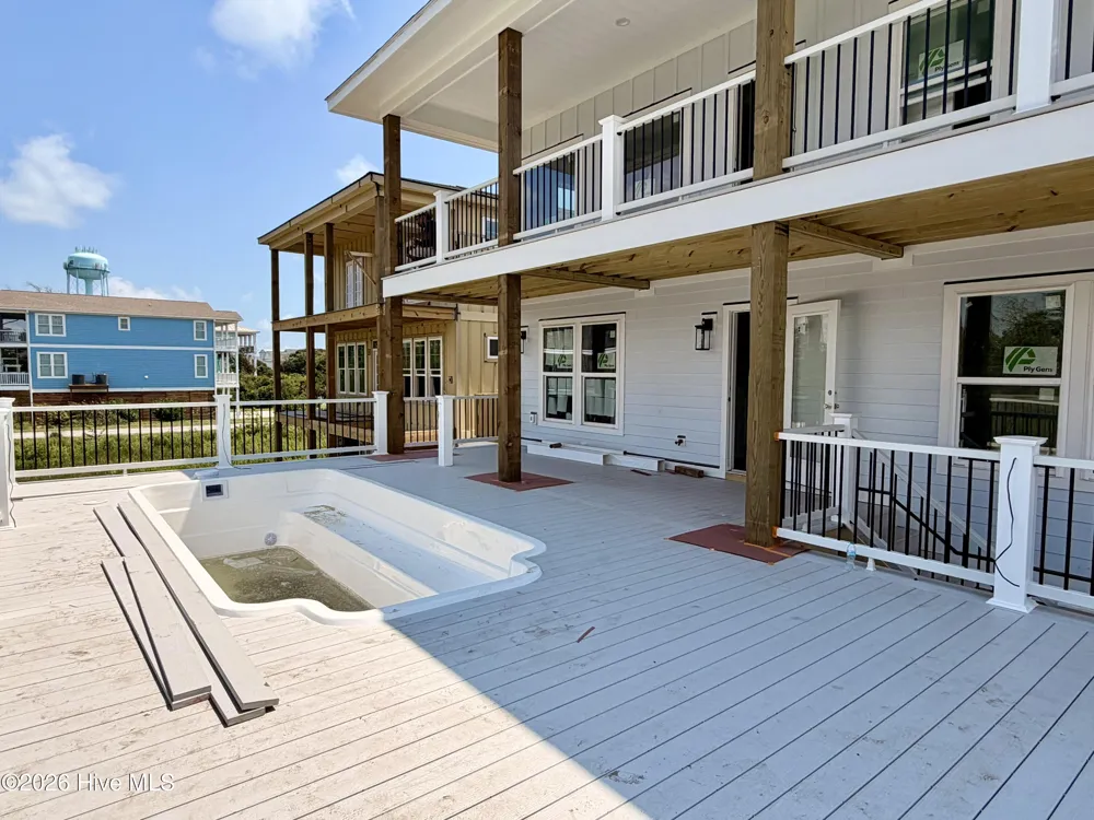 206 W Pelican Drive Oak Island, NC 28465