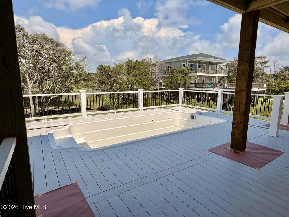 206 W Pelican Drive Oak Island, NC 28465