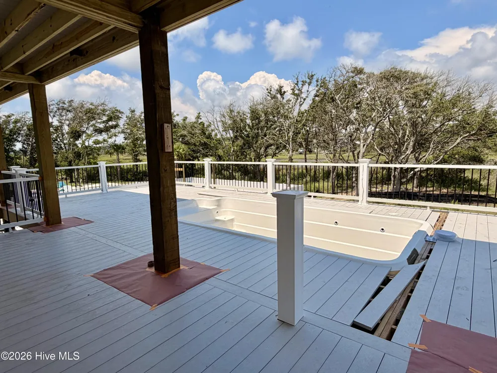 206 W Pelican Drive Oak Island, NC 28465