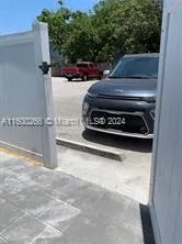 1470 DIXIE Highway #10 Fort Lauderdale, FL 33304