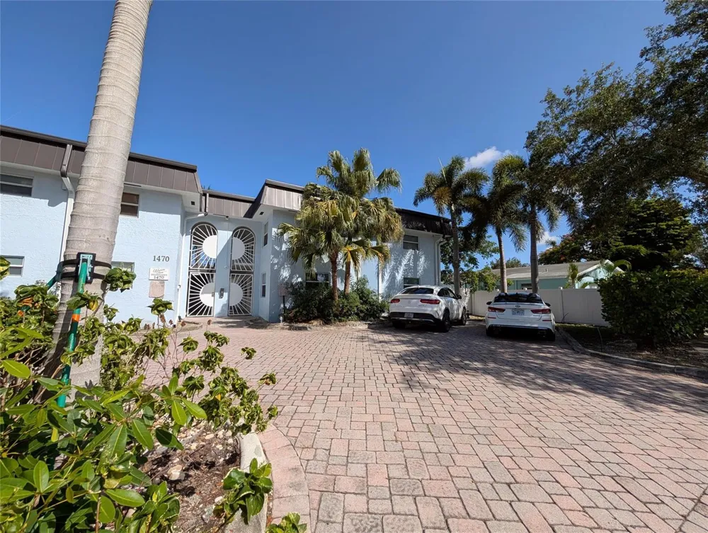 1470 DIXIE Highway #10 Fort Lauderdale, FL 33304