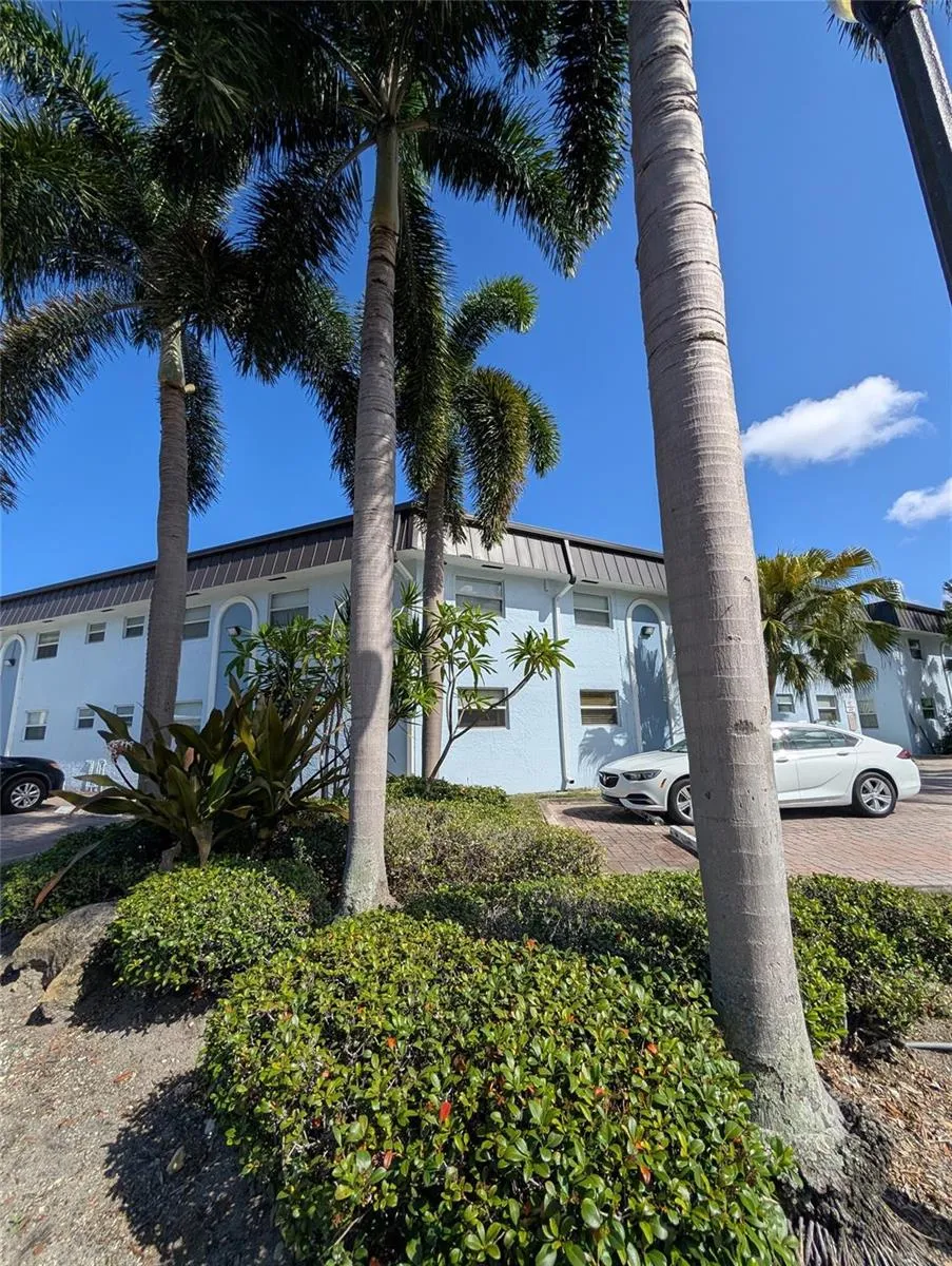1470 DIXIE Highway #10 Fort Lauderdale, FL 33304