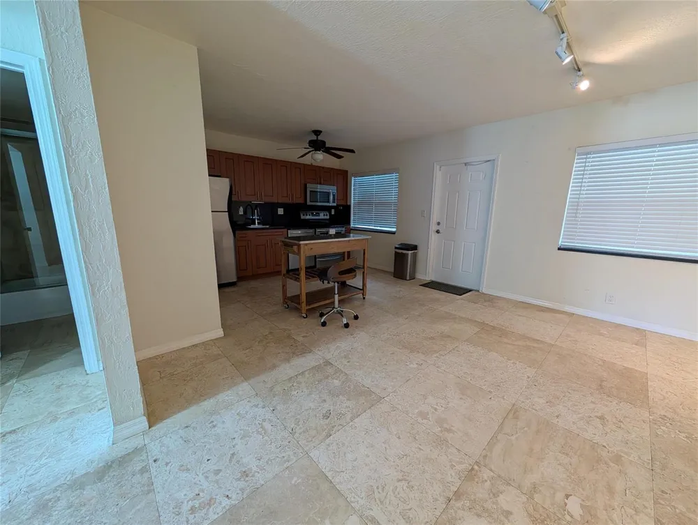 1470 DIXIE Highway #10 Fort Lauderdale, FL 33304