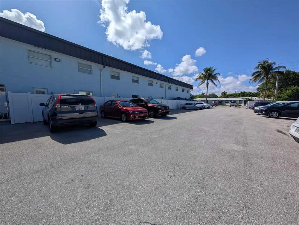 1470 DIXIE Highway #10 Fort Lauderdale, FL 33304