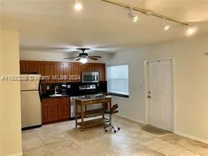 1470 DIXIE Highway #10 Fort Lauderdale, FL 33304