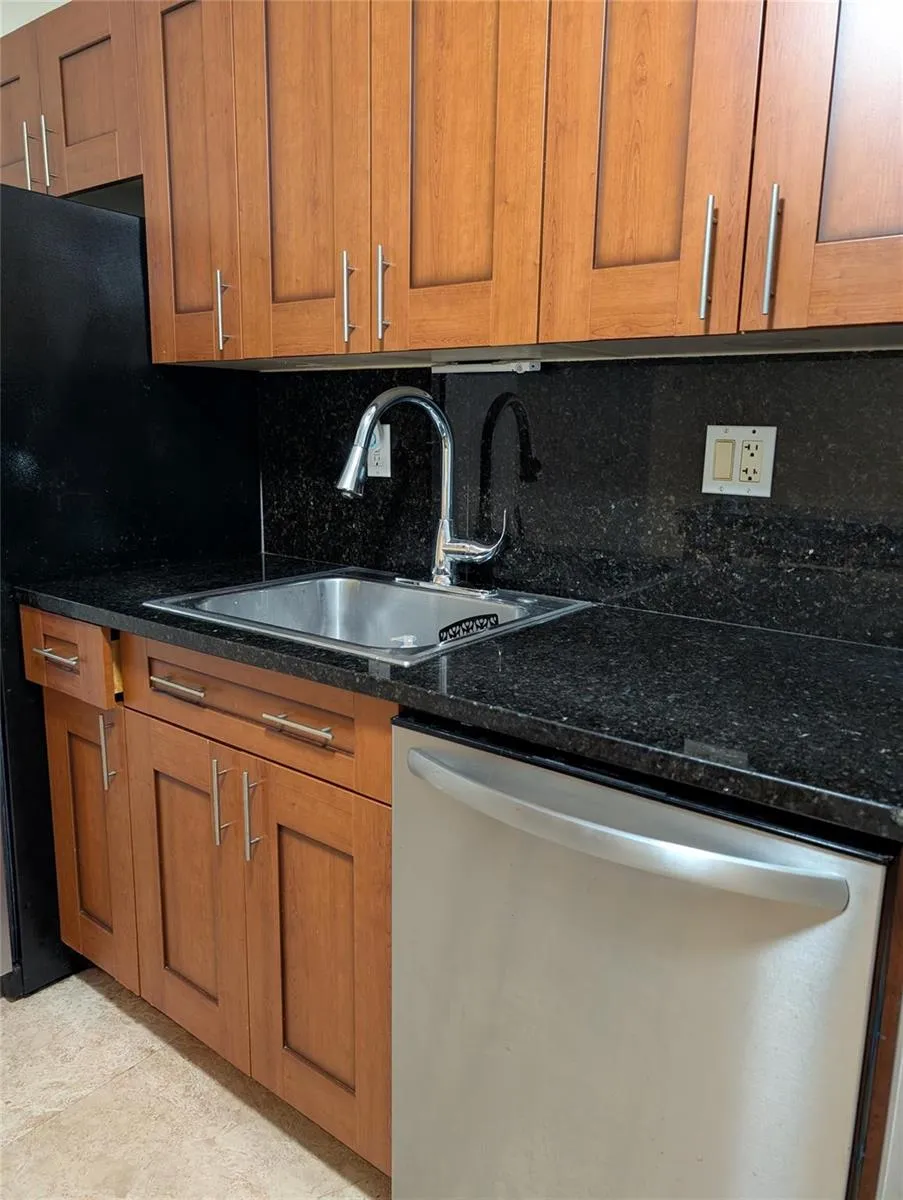 1470 DIXIE Highway #10 Fort Lauderdale, FL 33304