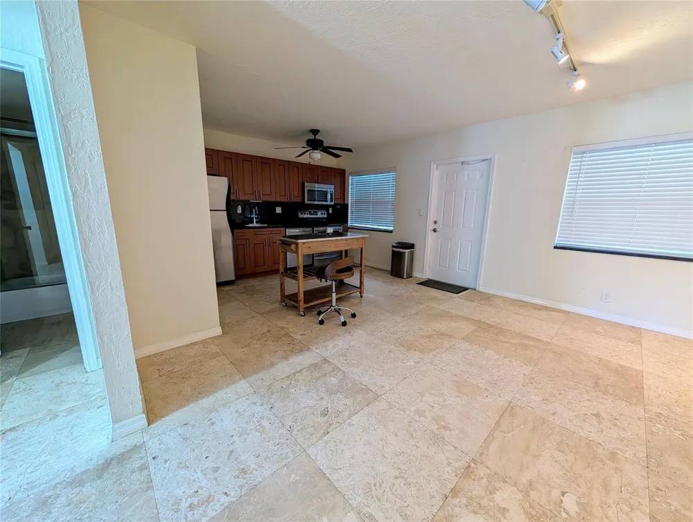 1470 DIXIE Highway #10 Fort Lauderdale, FL 33304