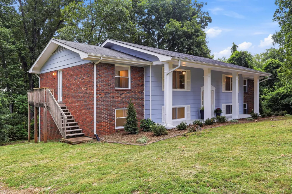 2824 Ridgecrest Drive Chattanooga, TN 37406
