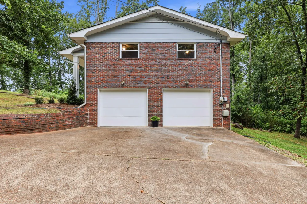 2824 Ridgecrest Drive Chattanooga, TN 37406