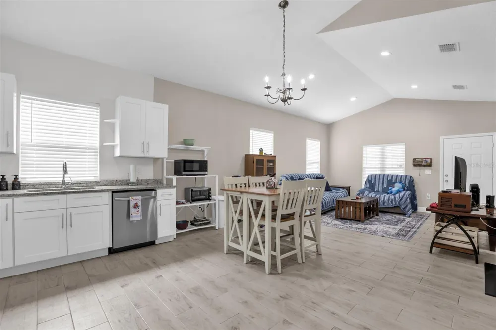 430 W WALTS AVENUE Deland, FL 32720