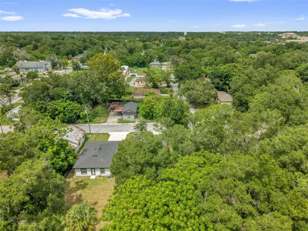 430 W WALTS AVENUE Deland, FL 32720