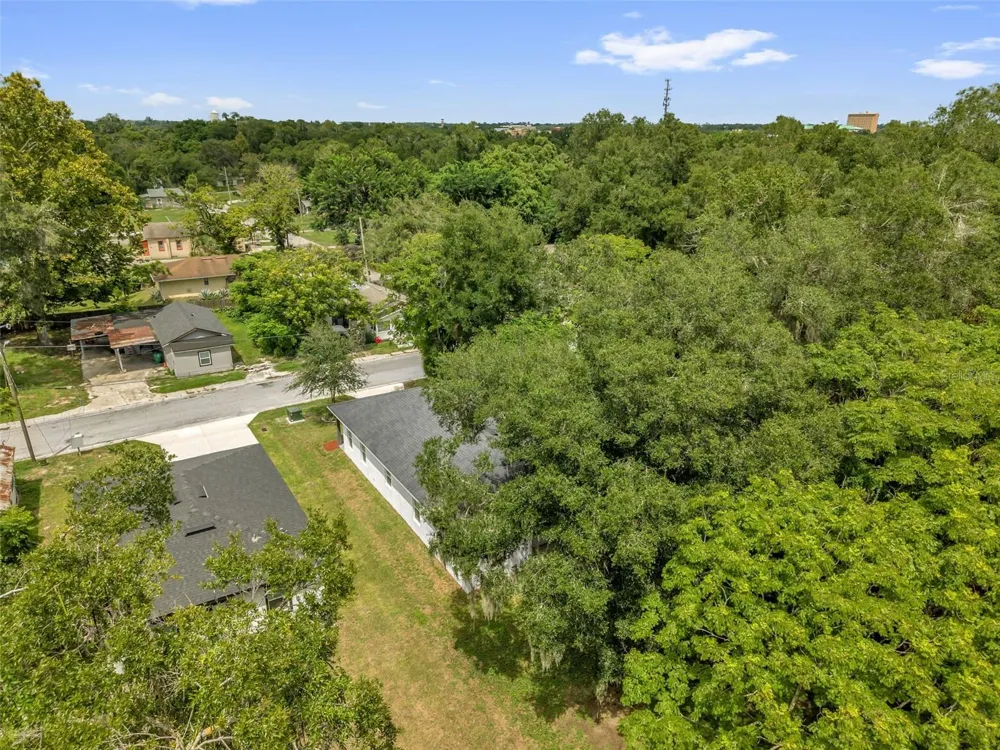 430 W WALTS AVENUE Deland, FL 32720