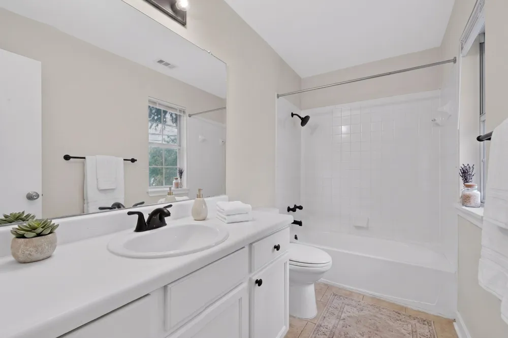 2318 Riddle Road #B Austin, TX 78748