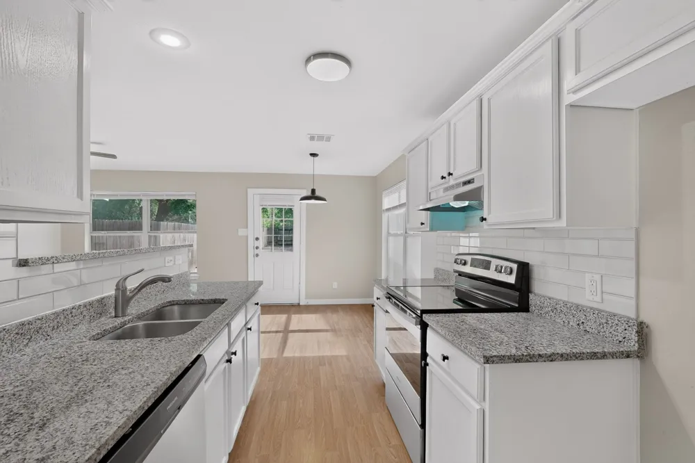 2318 Riddle Road #B Austin, TX 78748