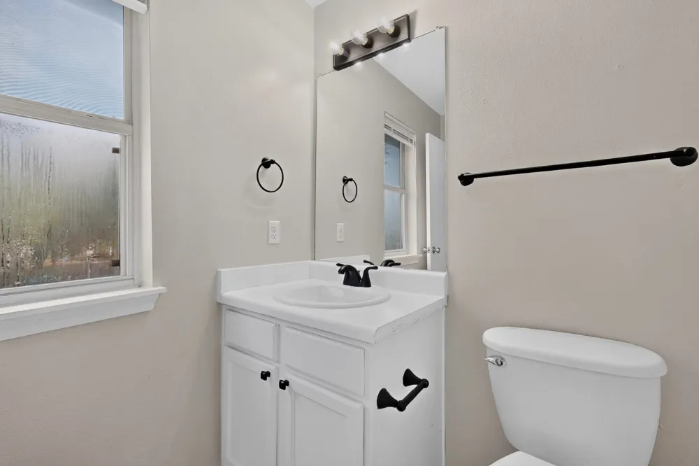 2318 Riddle Road #B Austin, TX 78748