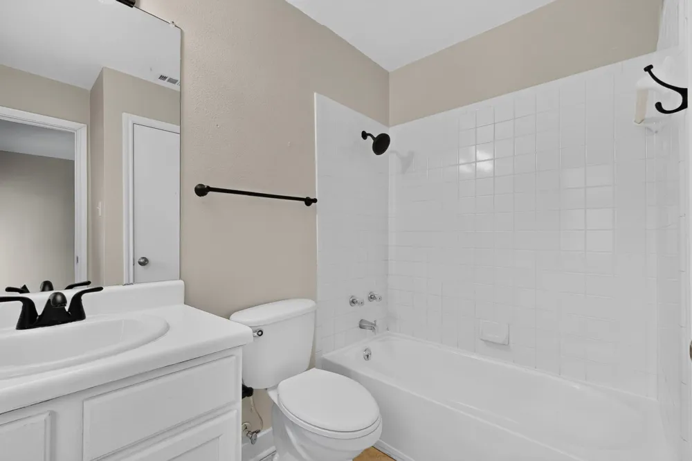 2318 Riddle Road #B Austin, TX 78748