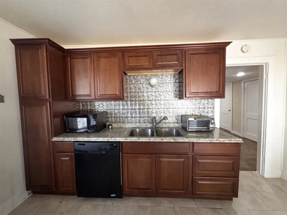 7613 Marys Creek Drive Fort Worth, TX 76116