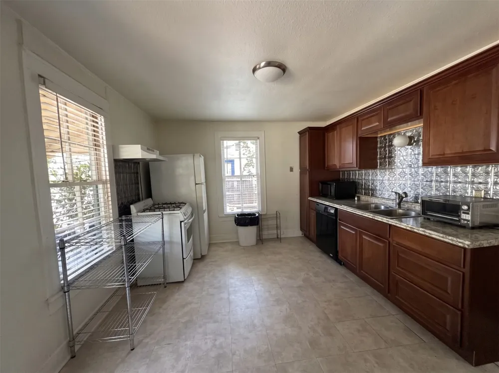 7613 Marys Creek Drive Fort Worth, TX 76116
