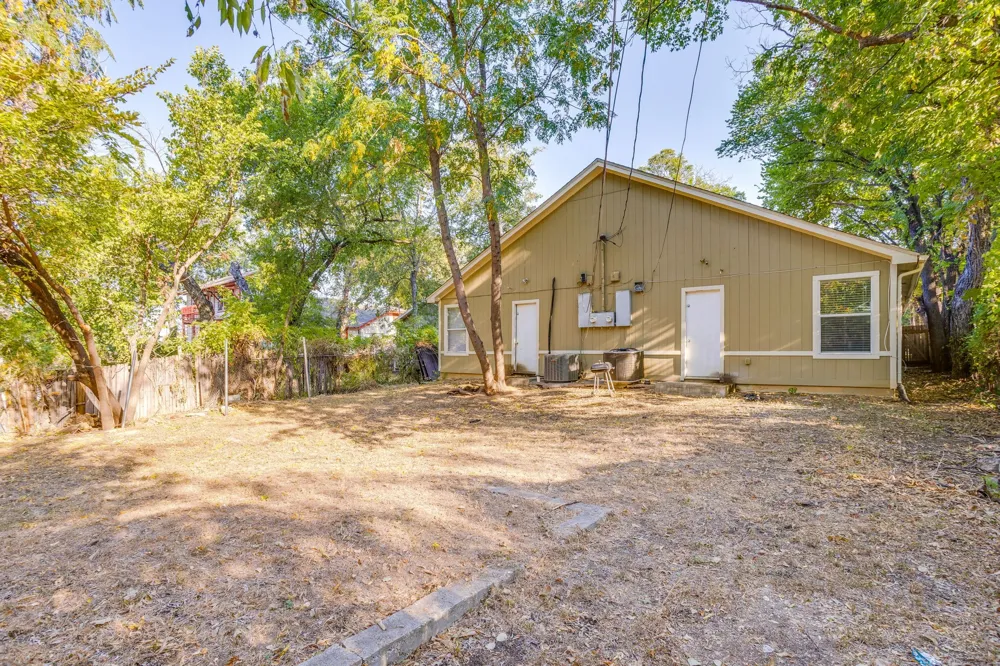 2616 Bomar Avenue #2618 Fort Worth, TX 76103