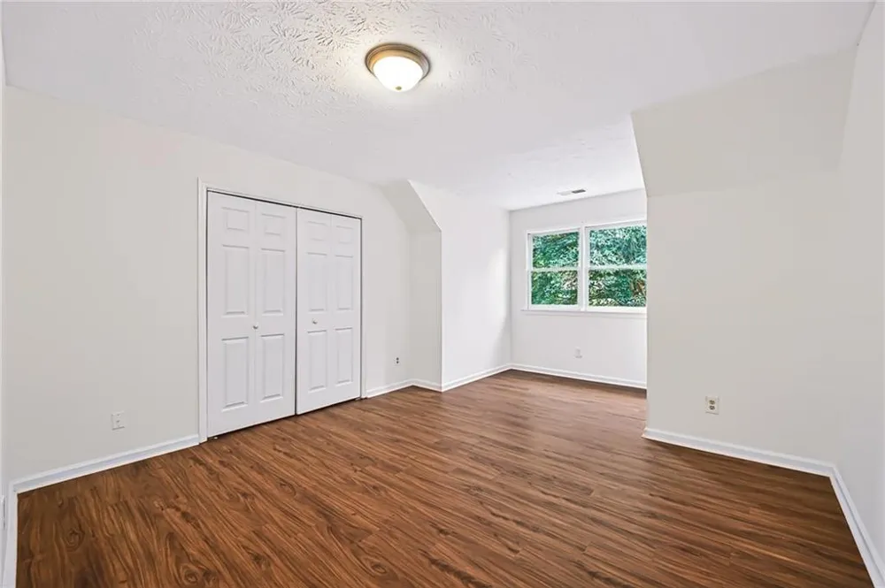 2021 Hunters Cove Dr Lawrenceville, GA 30044