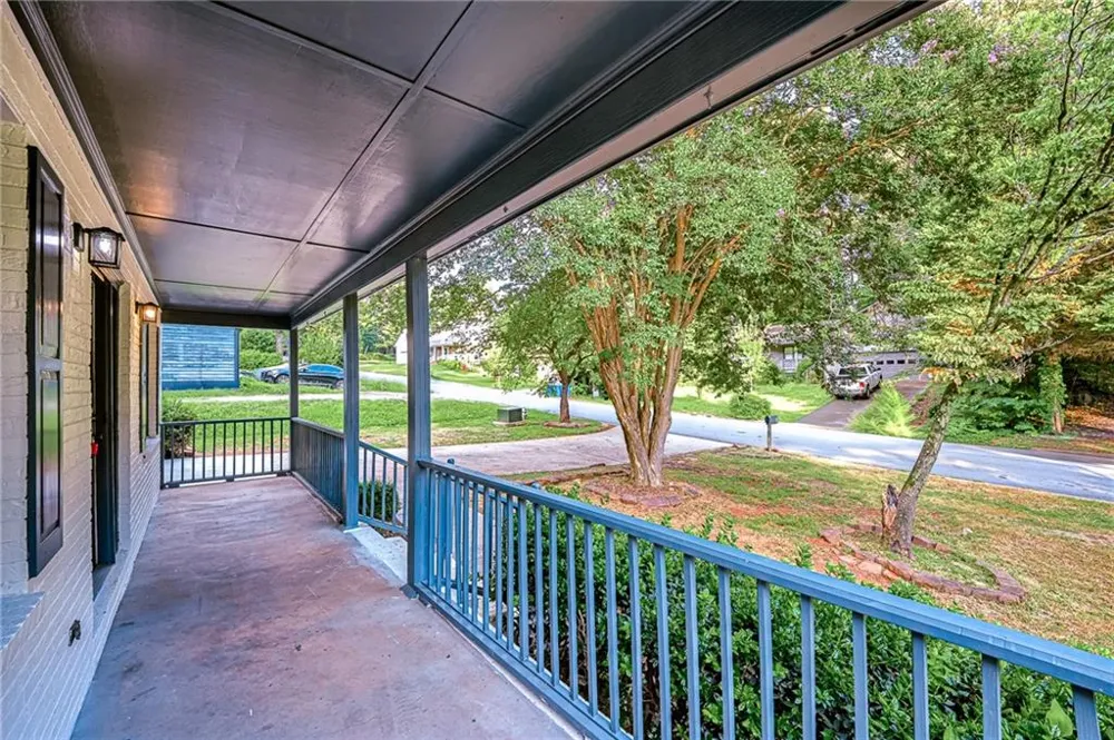 2021 Hunters Cove Dr Lawrenceville, GA 30044