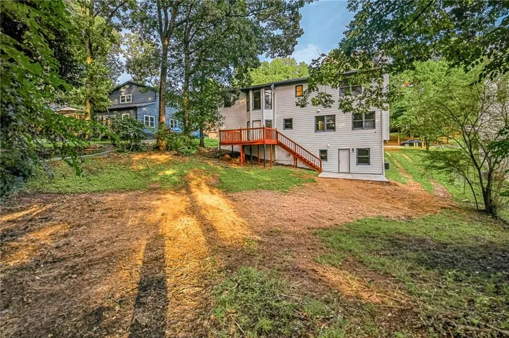 2021 Hunters Cove Dr Lawrenceville, GA 30044