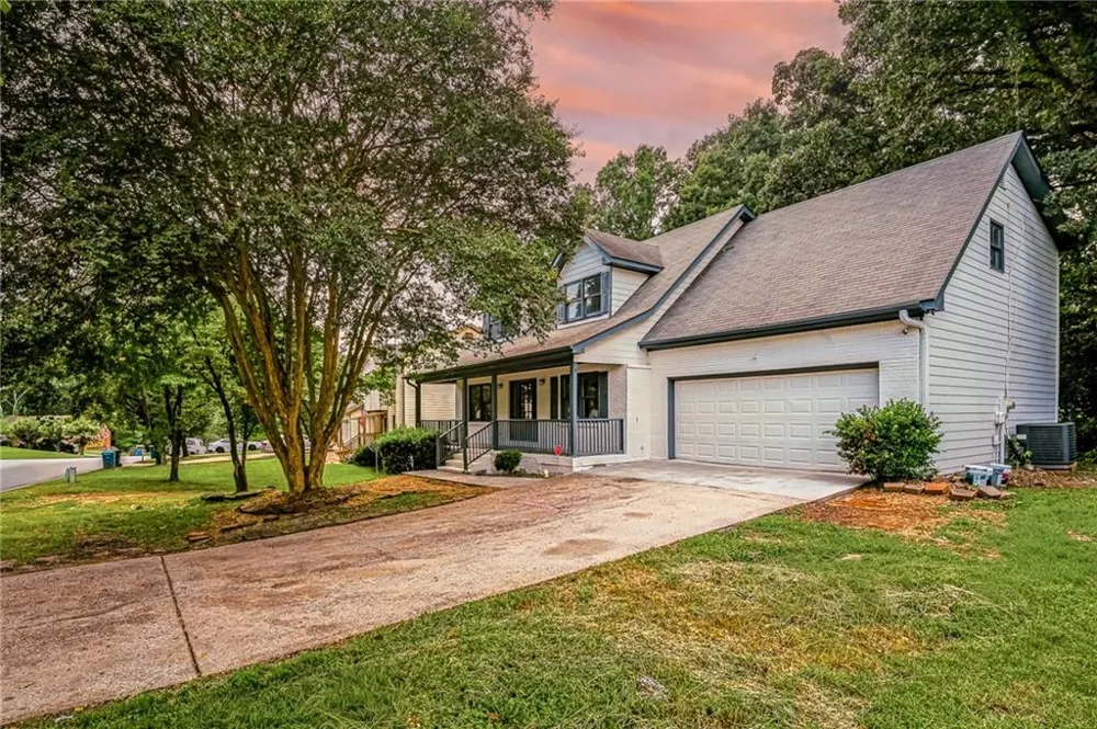 2021 Hunters Cove Dr Lawrenceville, GA 30044