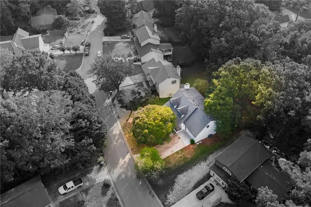 2021 Hunters Cove Dr Lawrenceville, GA 30044