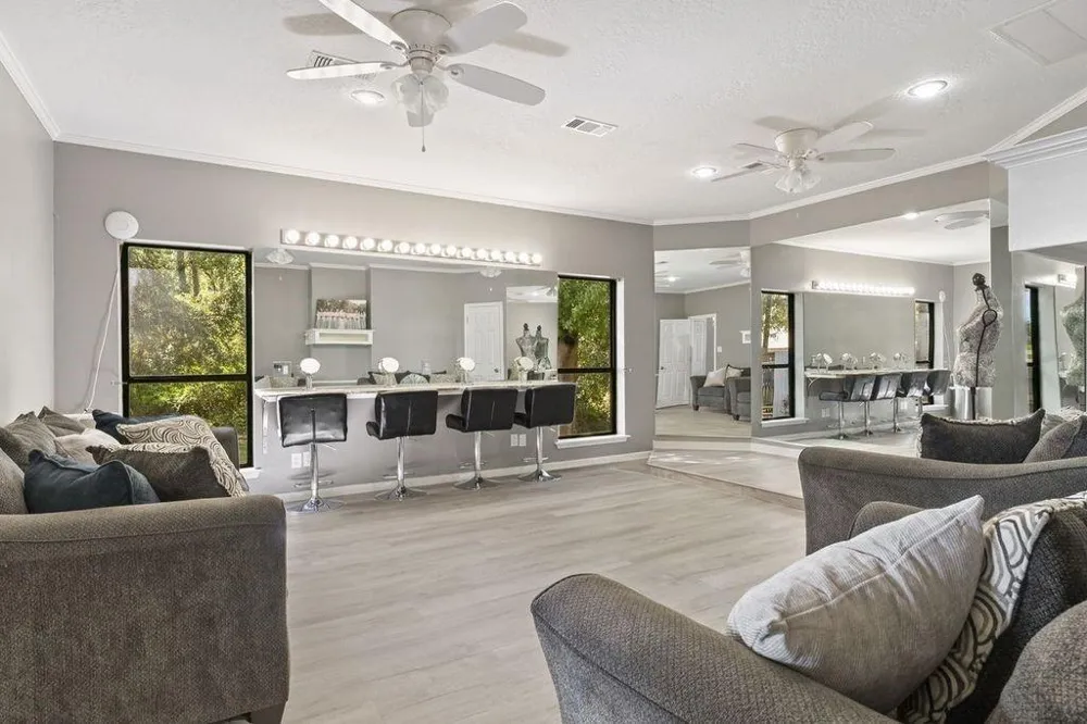 1951 S Pine Lake Road Montgomery, TX 77316