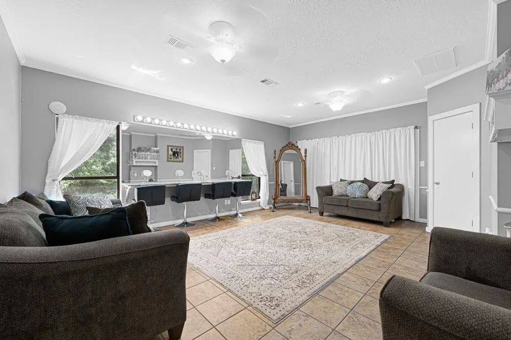 1951 S Pine Lake Road Montgomery, TX 77316