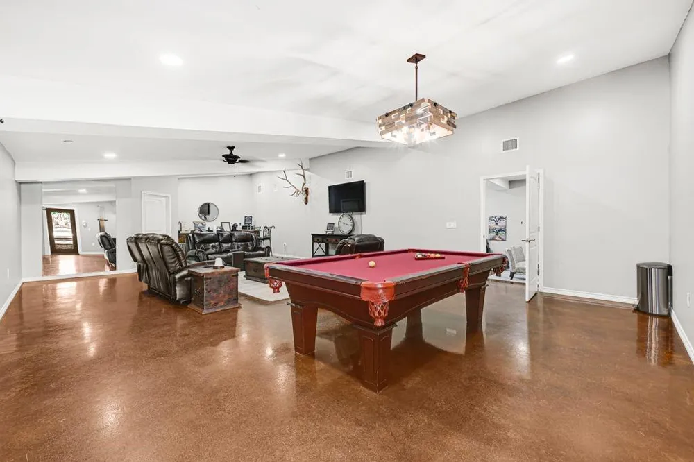 1951 S Pine Lake Road Montgomery, TX 77316