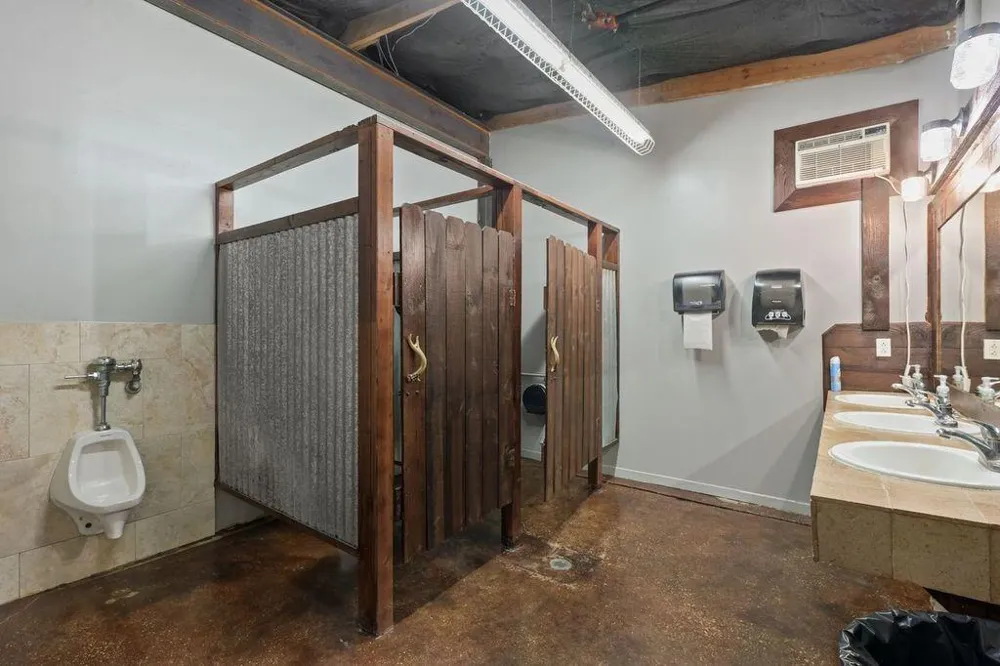 1951 S Pine Lake Road Montgomery, TX 77316
