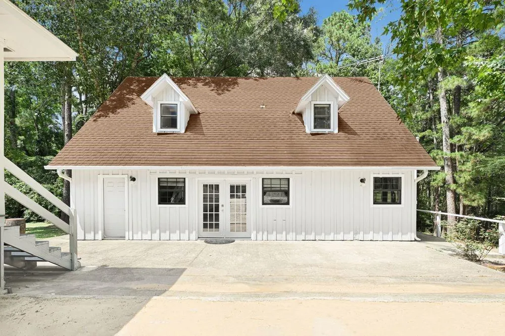 1951 S Pine Lake Road Montgomery, TX 77316