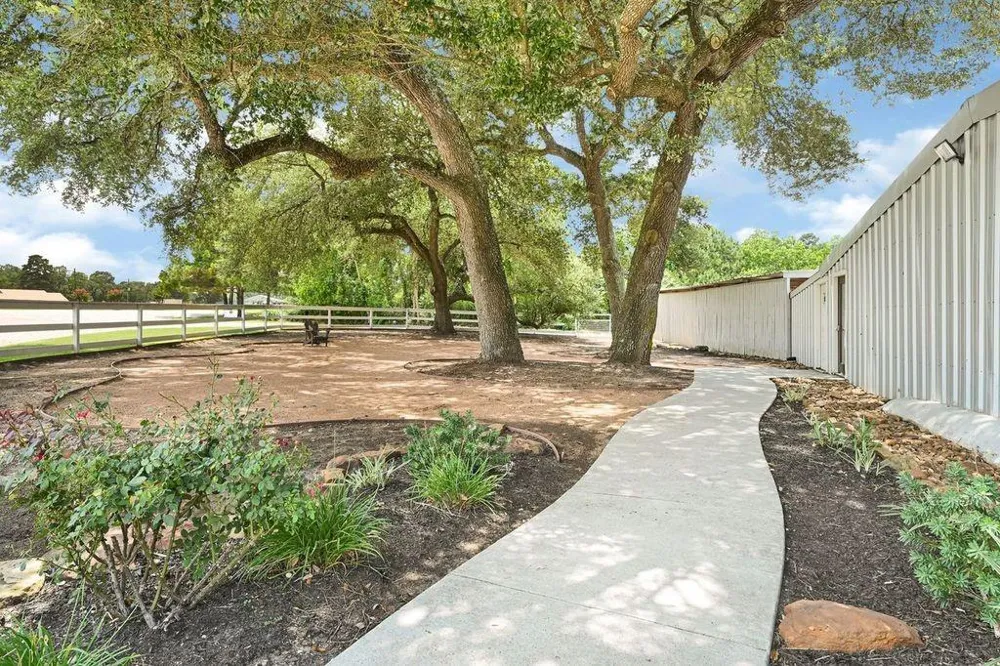 1951 S Pine Lake Road Montgomery, TX 77316