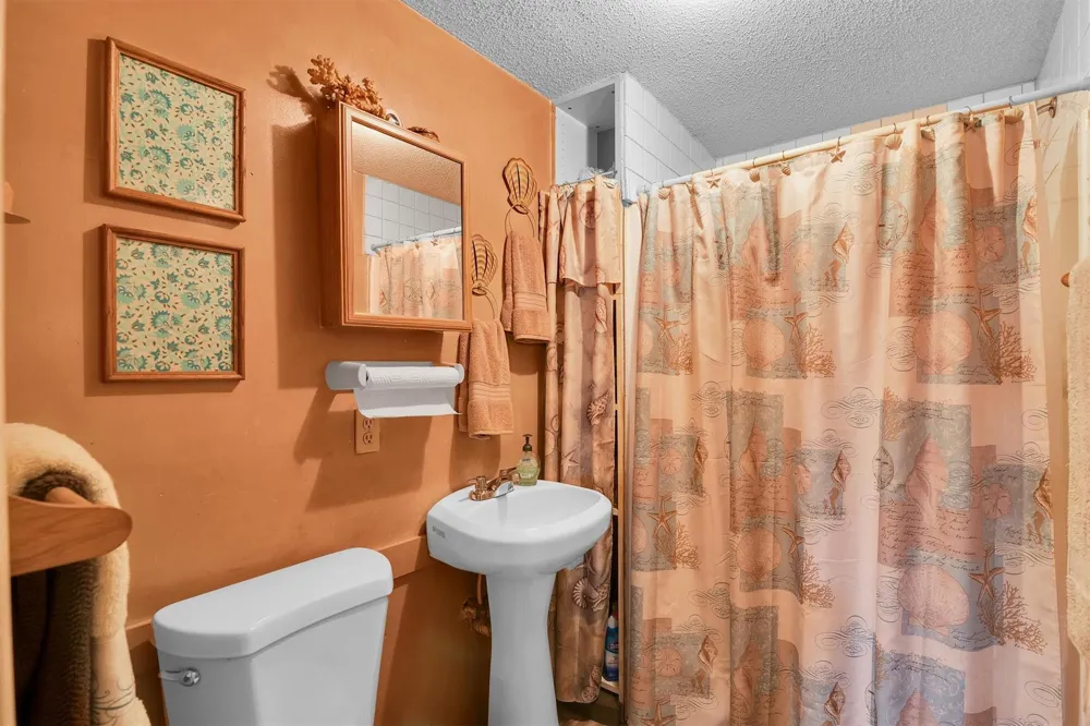959 Walker Loop Huntsville, TX 77340