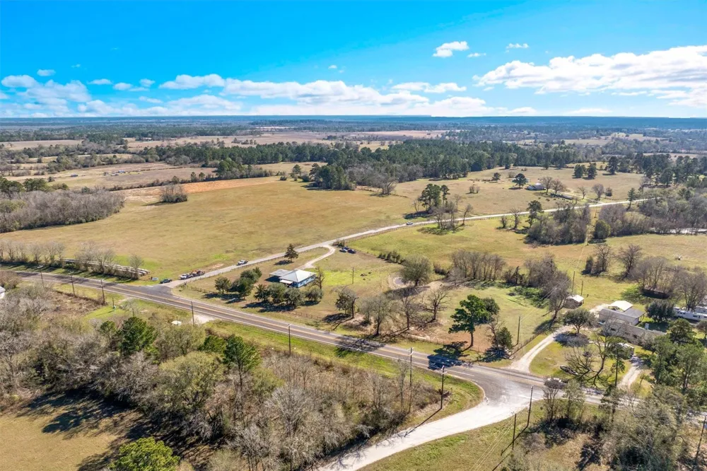 959 Walker Loop Huntsville, TX 77340
