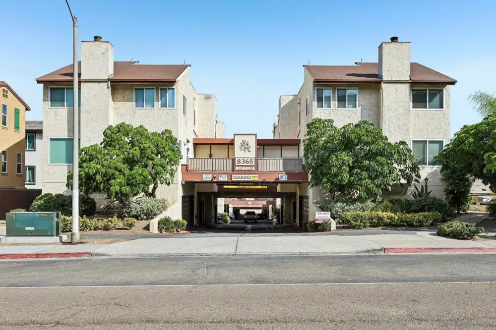 8365 broadway Lemon Grove, CA 91945