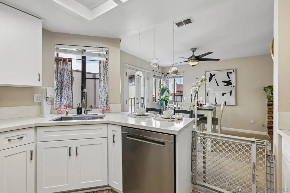 8365 broadway Lemon Grove, CA 91945